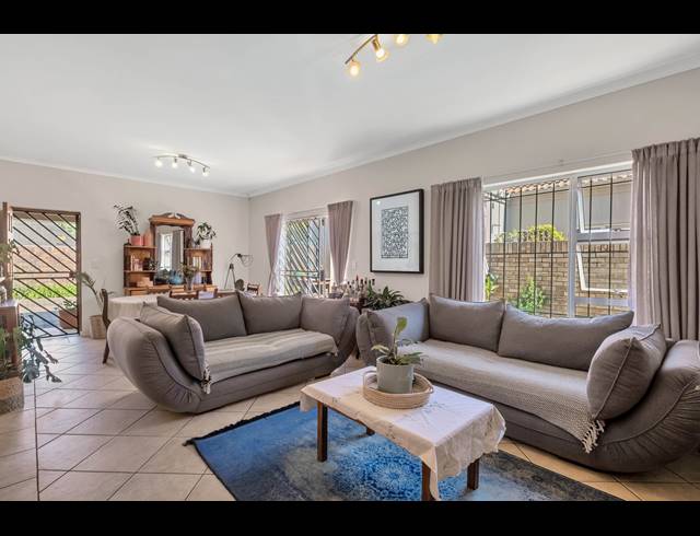 3 BEDROOM TOWNHOUSE FOR SALE IN LINDEN